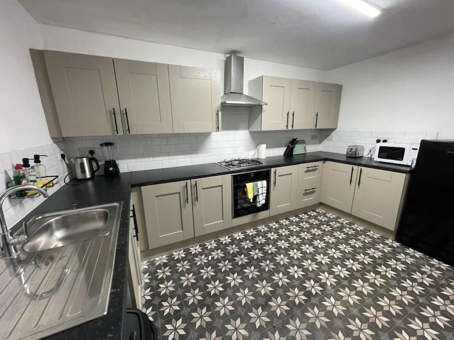 30 Percent Off Weekly Stays - 6 Bedroom House - 11 Beds Blackpool Zewnętrze zdjęcie